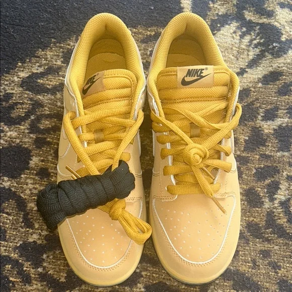 Nike Dunk Low Retro SE - Picture 3 of 8